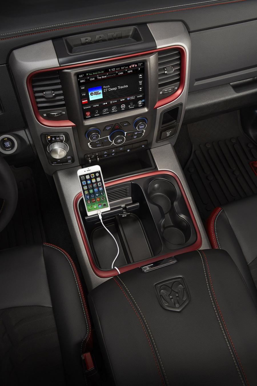  Dodge Ram 1500 Rebel 2015 года  (фото 39 из 54)